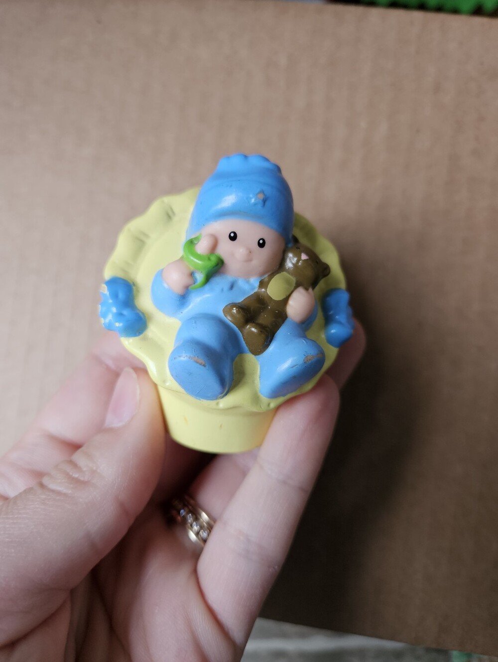 🧡3/$15 2008 Fisher-Price Little People Yellow And Blue Baby Carseat